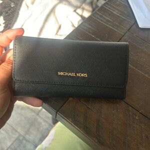 Michael kors wallet black